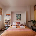 Inn Tutanekai - Central City Chic 3 Bedroom 2 Bathroom Apartment