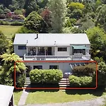 Paradise Valley Getaway - Farm Cottage With Stream