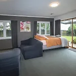 Lounge To Lake Rotorua