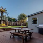 Inn Lewis - Beside The Redwoods With Spa Pool
