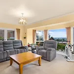 Foodora Lake View Bed & Breakfast