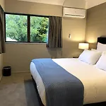 Luxury K-Lodge With Golf Course View-Rotorua