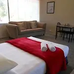Waiteti Lakefront Motel