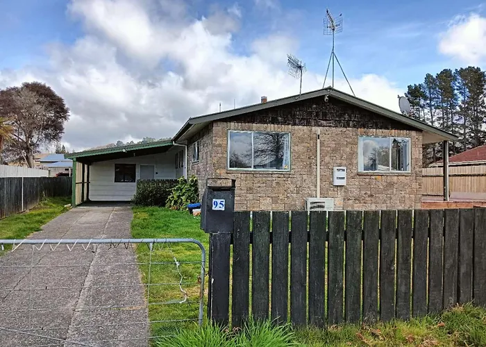 3 Bedroom House, 95 Aquirus Drive, Rotorua