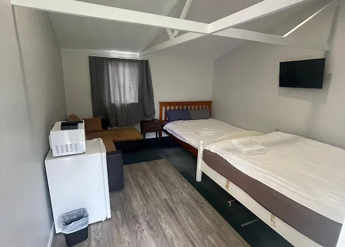 3 Beds Including 1 Sofa Bed Garden Chalet Unit B, 9 Steles Lane, Rotorua