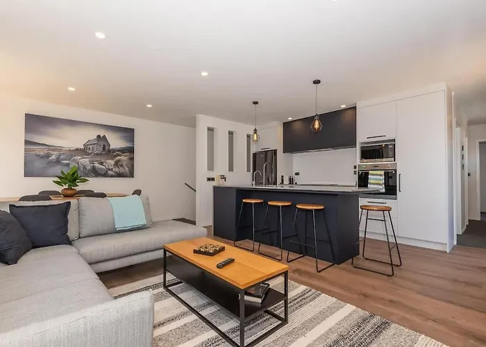 Tree Walk Townhouse