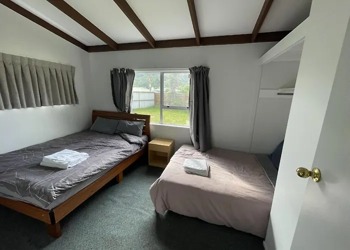 3 Bedroom Serviced House A, 9 Steeles Lane