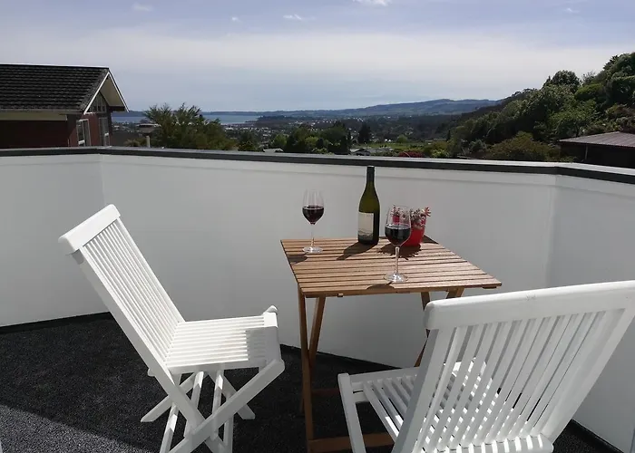 Foodora Lake View Bed & Breakfast