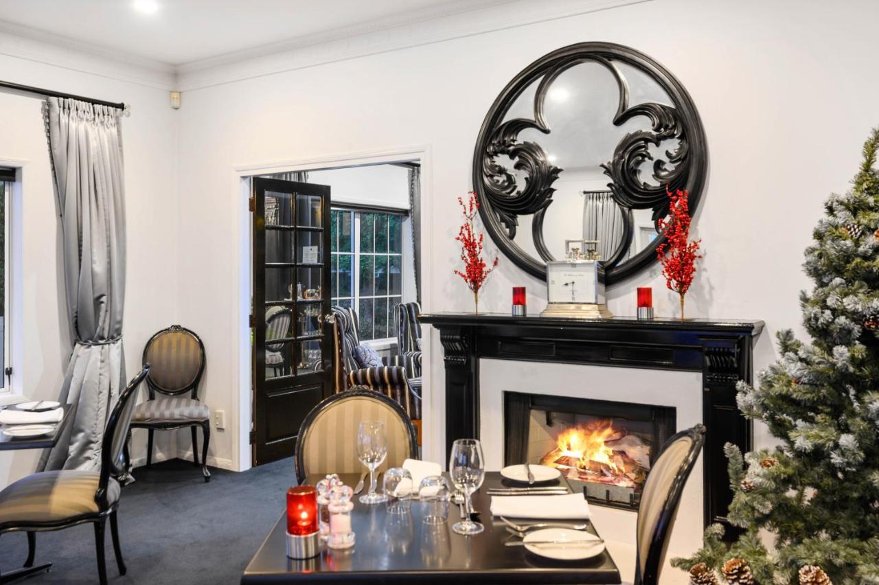 Hotel Black Swan Lakeside Boutique 5*