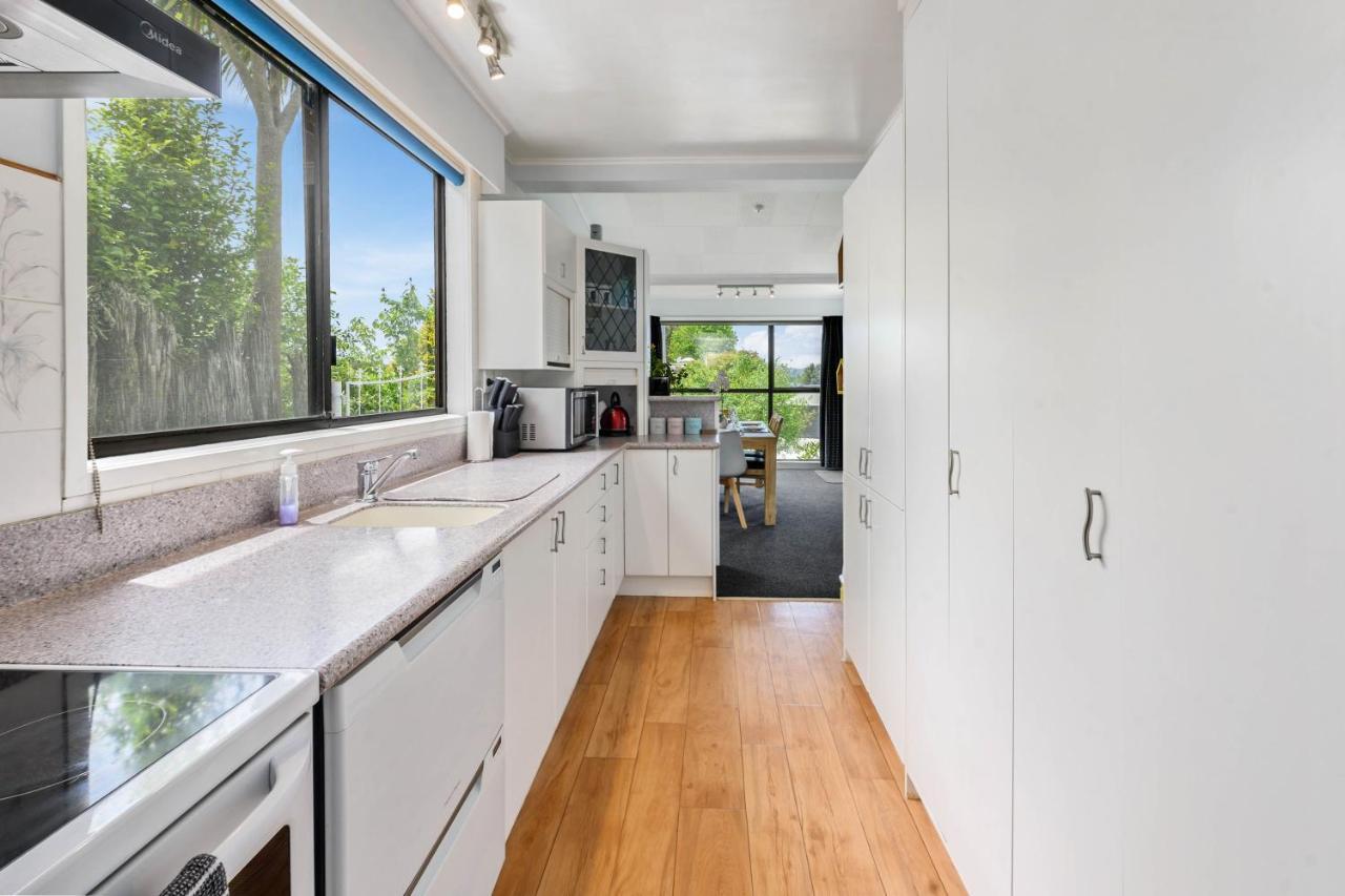 Lakeview Retreat Villa