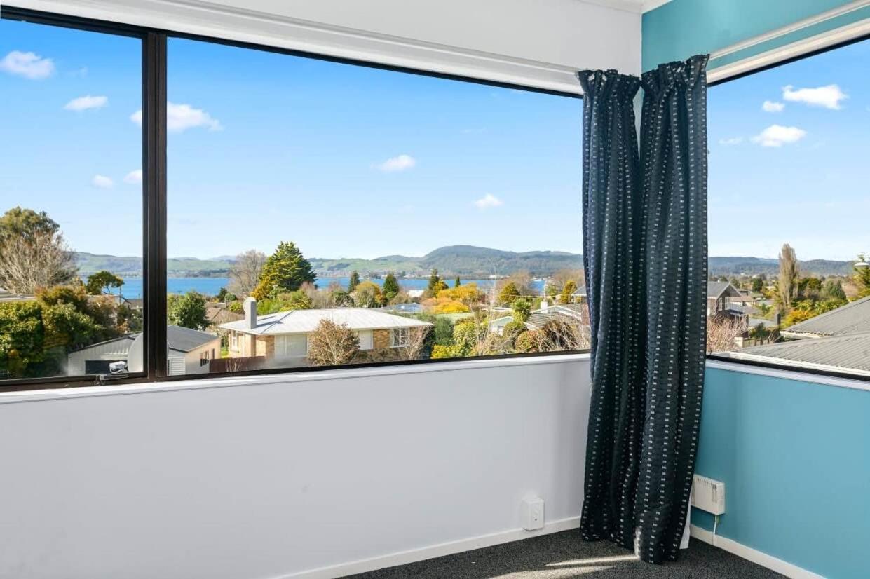 Villa Lakeview Retreat