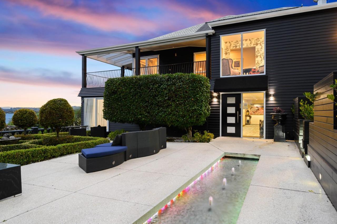 Hotel Black Swan Lakeside Boutique 5*