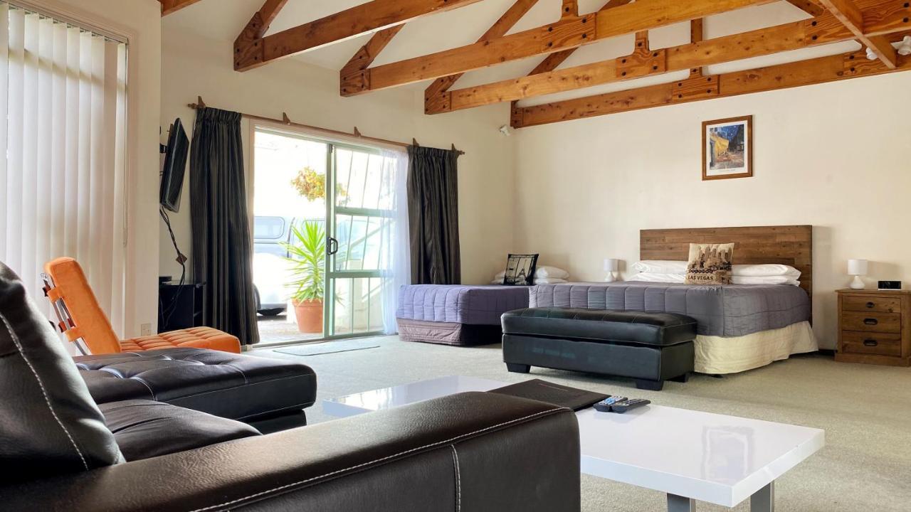 Coachman Motel 4*