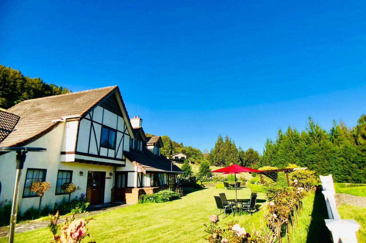 Westminster Mountain View Manor-up To 25 Guests Rotorua