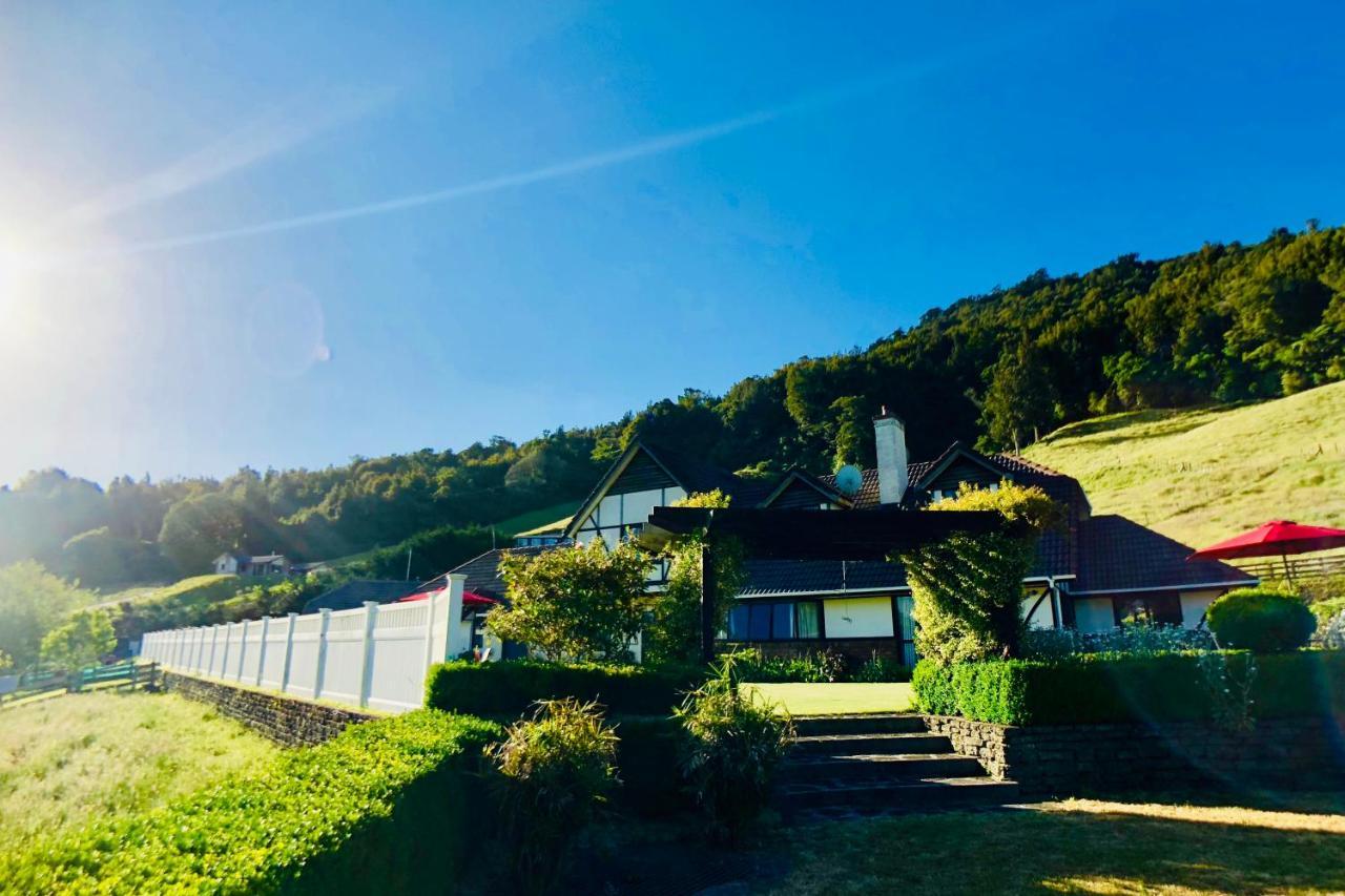 Villa Westminster Mountain View Manor-up To 25 Guests *