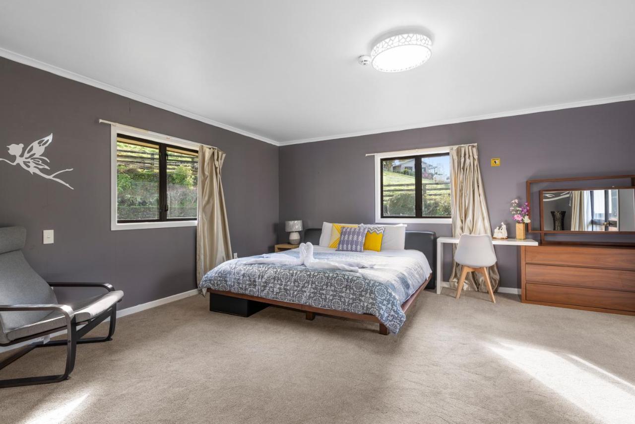 Westminster Mountain View Manor-up To 25 Guests Rotorua