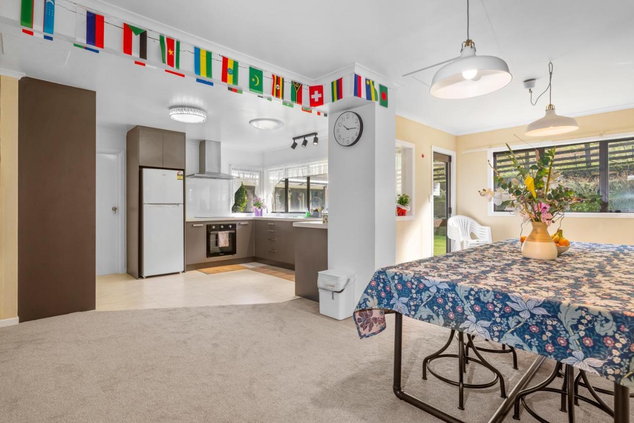 Westminster Mountain View Manor-up To 25 Guests Rotorua