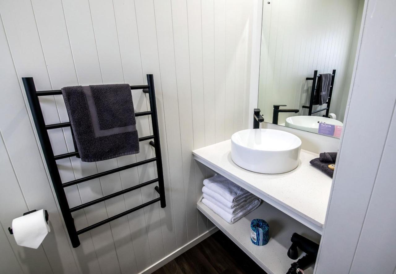 Aura Motel 4*