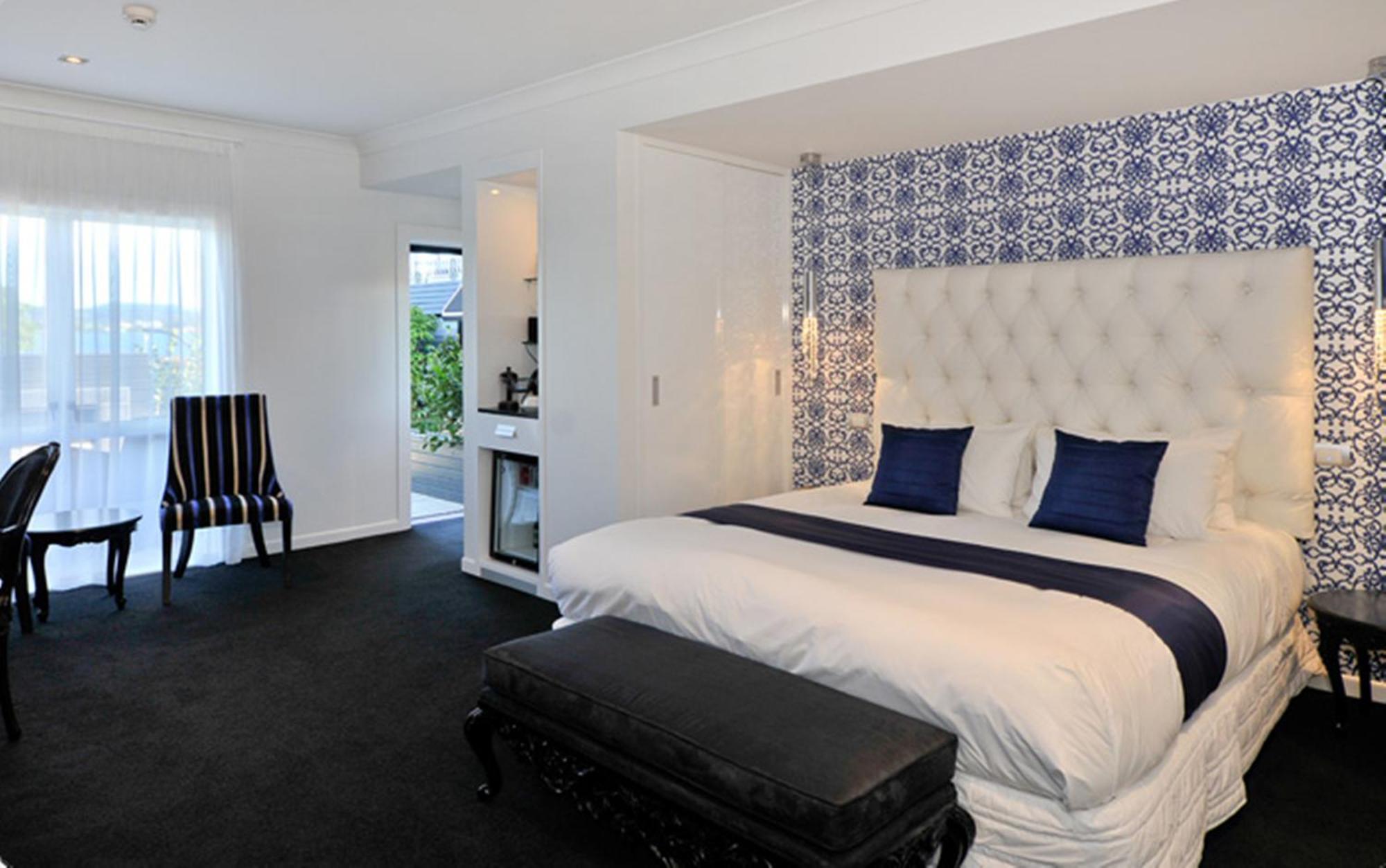 Black Swan Lakeside Boutique Hotel 5*