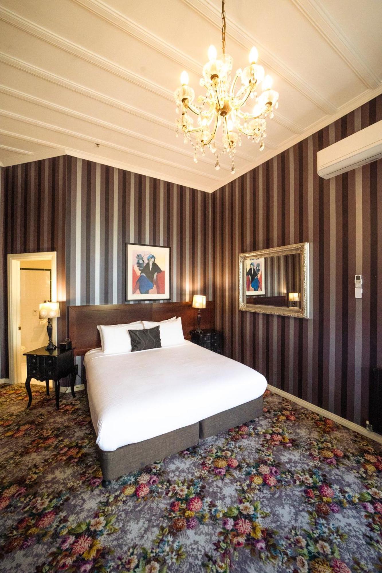 Prince's Gate Hotel 4*