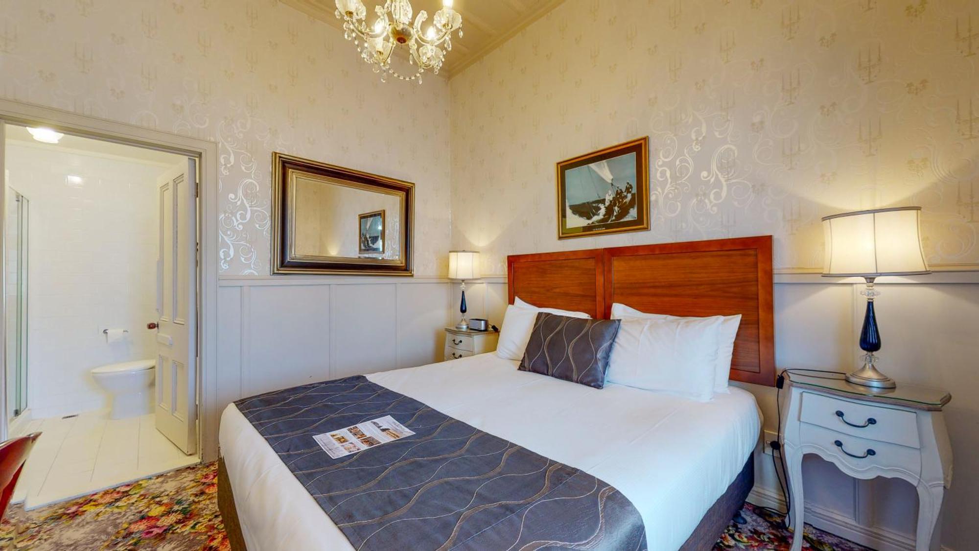 Hotel Prince's Gate 4*