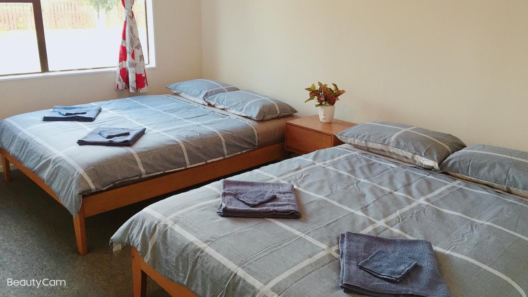 4 Beds Including 2 Double Beds, 1 Single Bed, And 1 Double Sofa Bed In A Small 1 Bedroom And 1 Lounge No Kitchen Only Fridge, Microwave *
