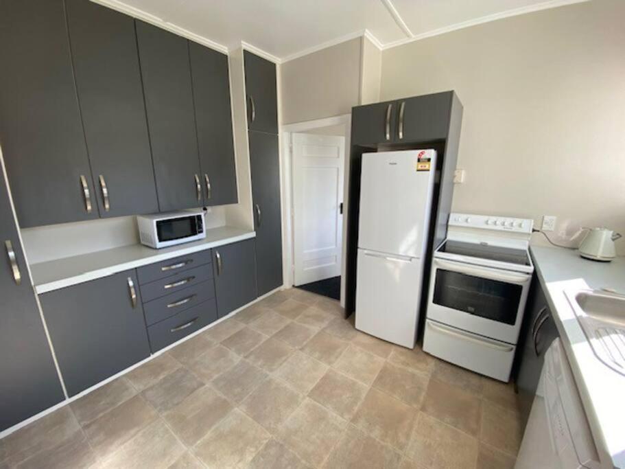 Whole House, Amohau St Opposite Trade - 3 Bedrooms, Sleeps Up To 6, 5 Beds, Wheel Chair Friendly Rotorua