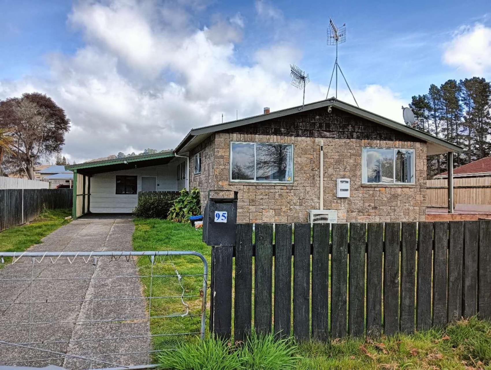 3 Bedroom House, 95 Aquirus Drive,