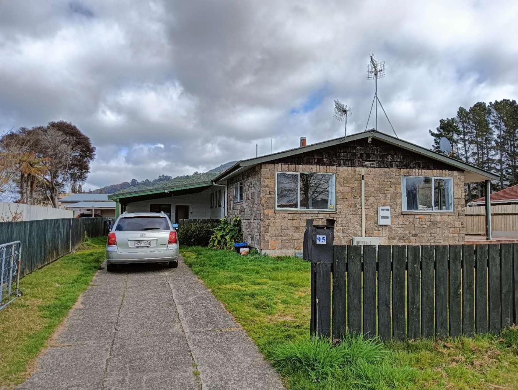 Holiday home 3 Bedroom House, 95 Aquirus Drive, Rotorua