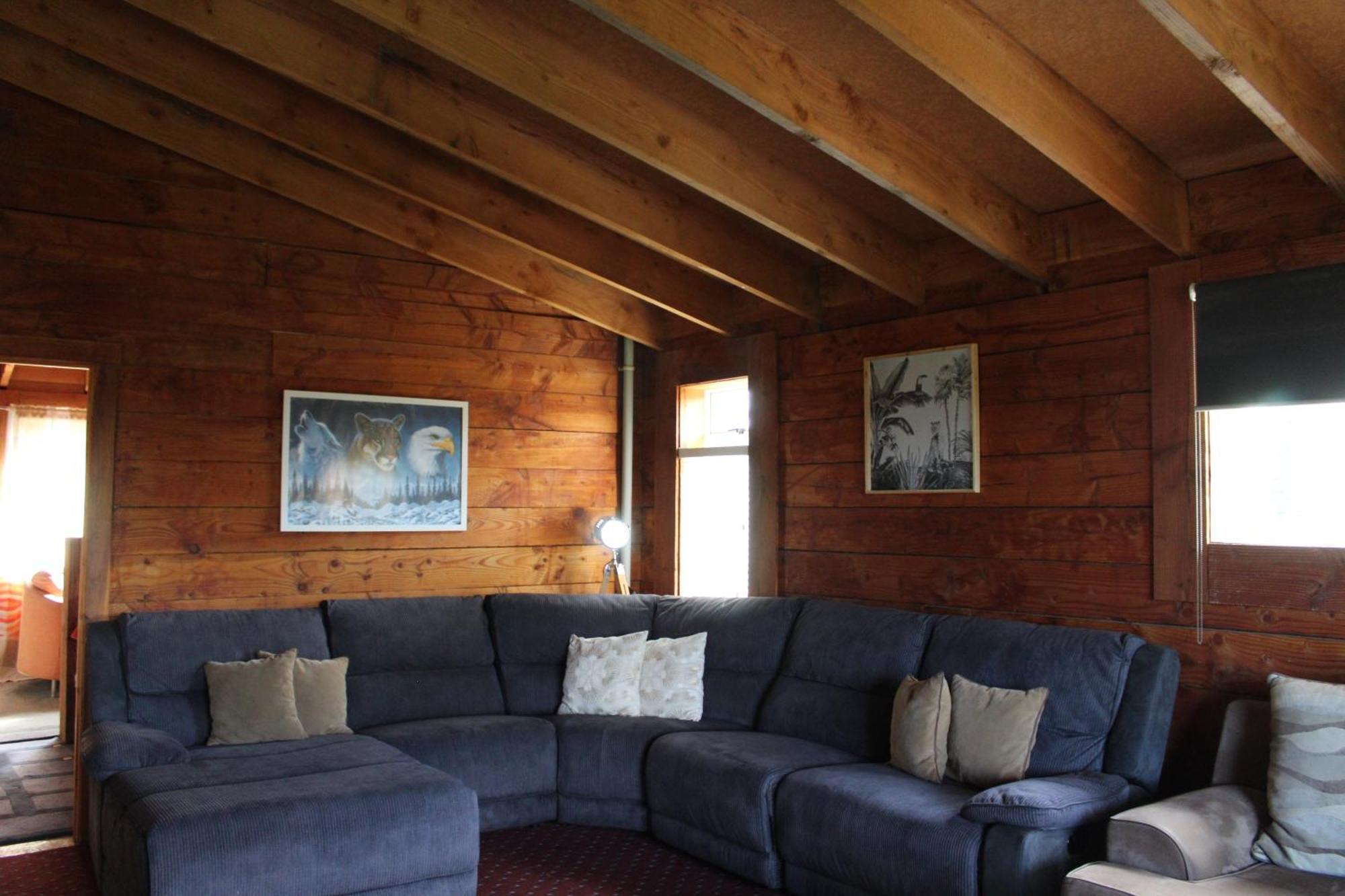 Hot Log Fire Up To 16 Guests