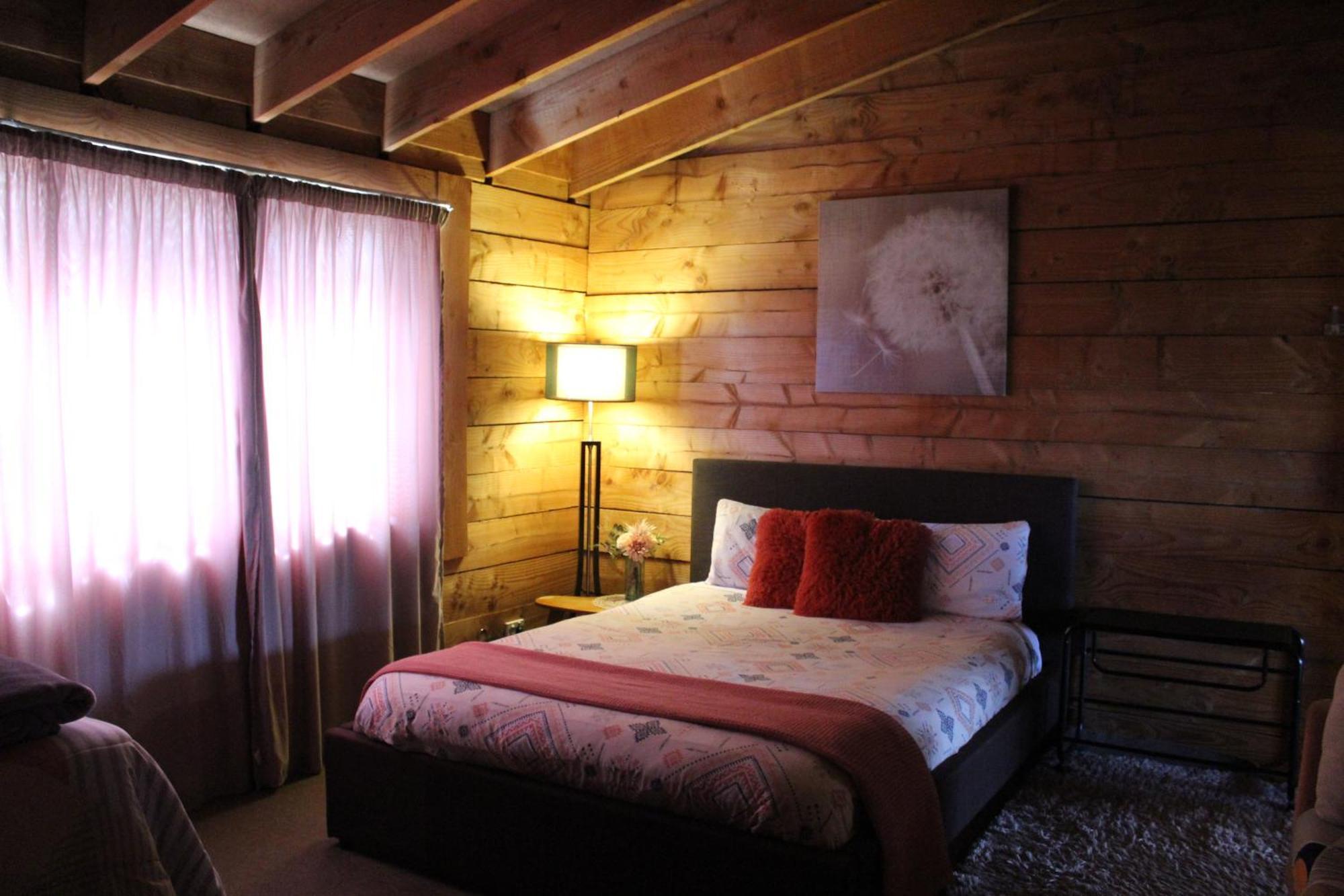 Hot Log Fire Up To 16 Guests Rotorua