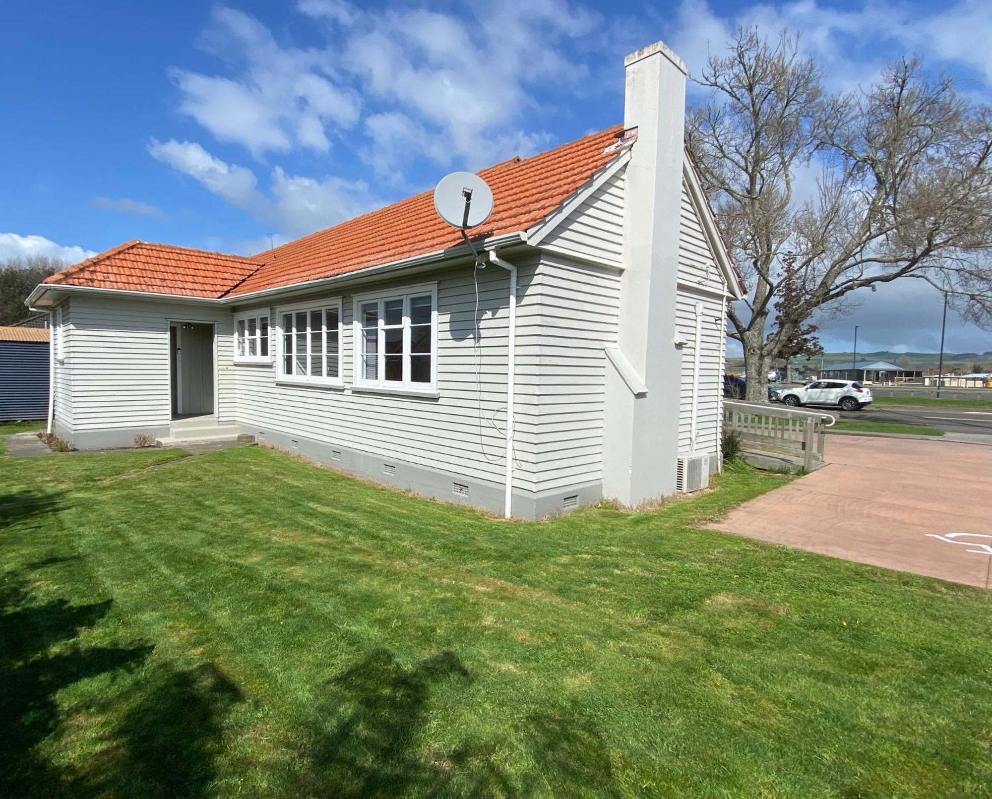 Whole House, Amohau St Opposite Trade - 3 Bedrooms, Sleeps Up To 6, 5 Beds, Wheel Chair Friendly