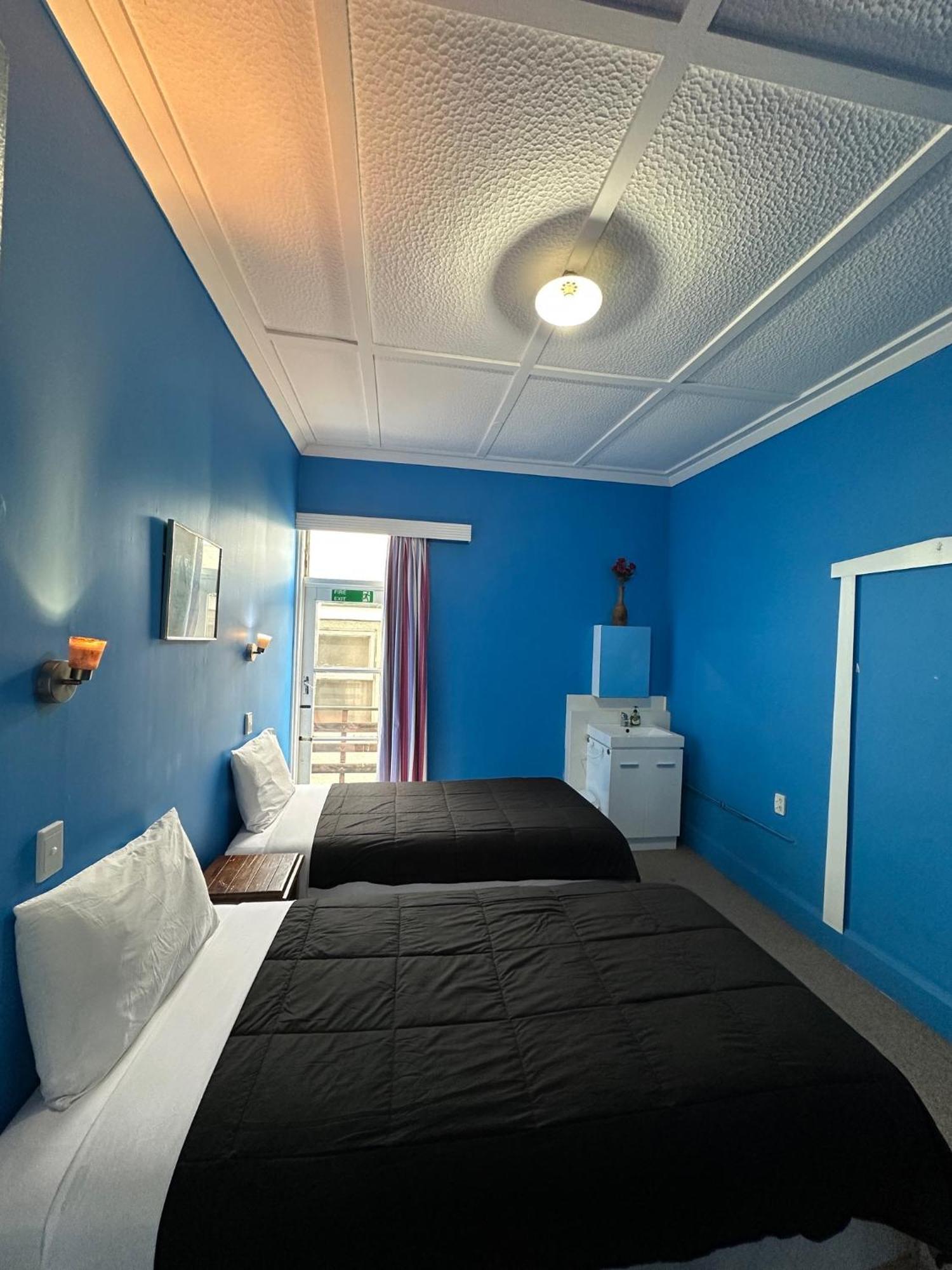 Guest house Kiwi As *