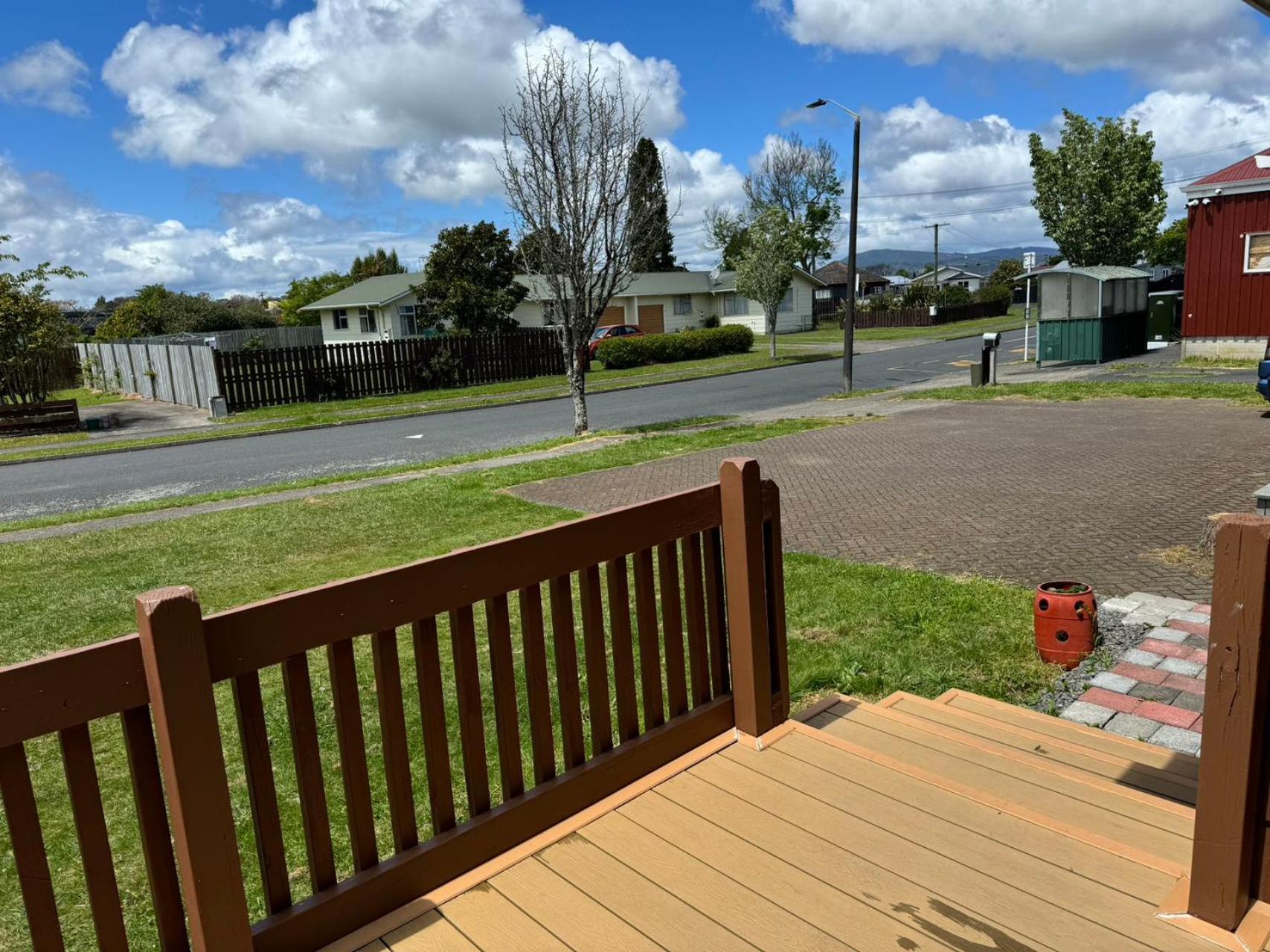 Guest house 4 Beds Including 2 Double Beds, 1 Single Bed, And 1 Double Sofa Bed In A Small 1 Bedroom And 1 Lounge No Kitchen Only Fridge, Microwave *