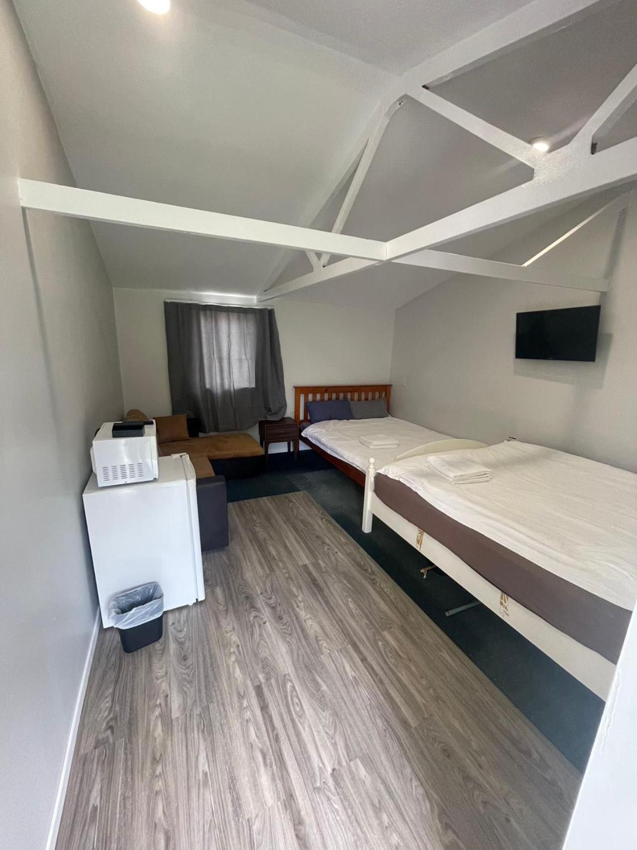 3 Beds Including 1 Sofa Bed Garden Chalet Unit B, 9 Steles Lane, Chalet Rotorua