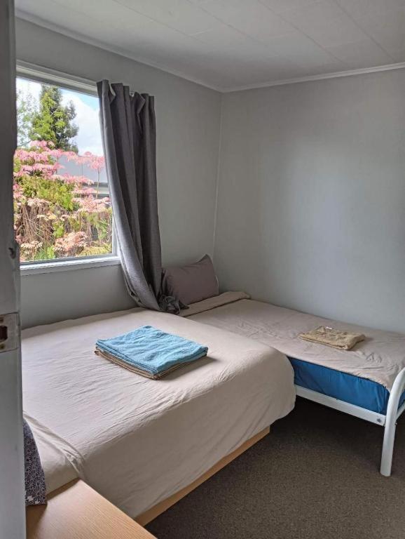 Served 3-bedroom House A Including 5 Double Beds, 1 Single Bed, And 2 King Sofa Beds Rotorua