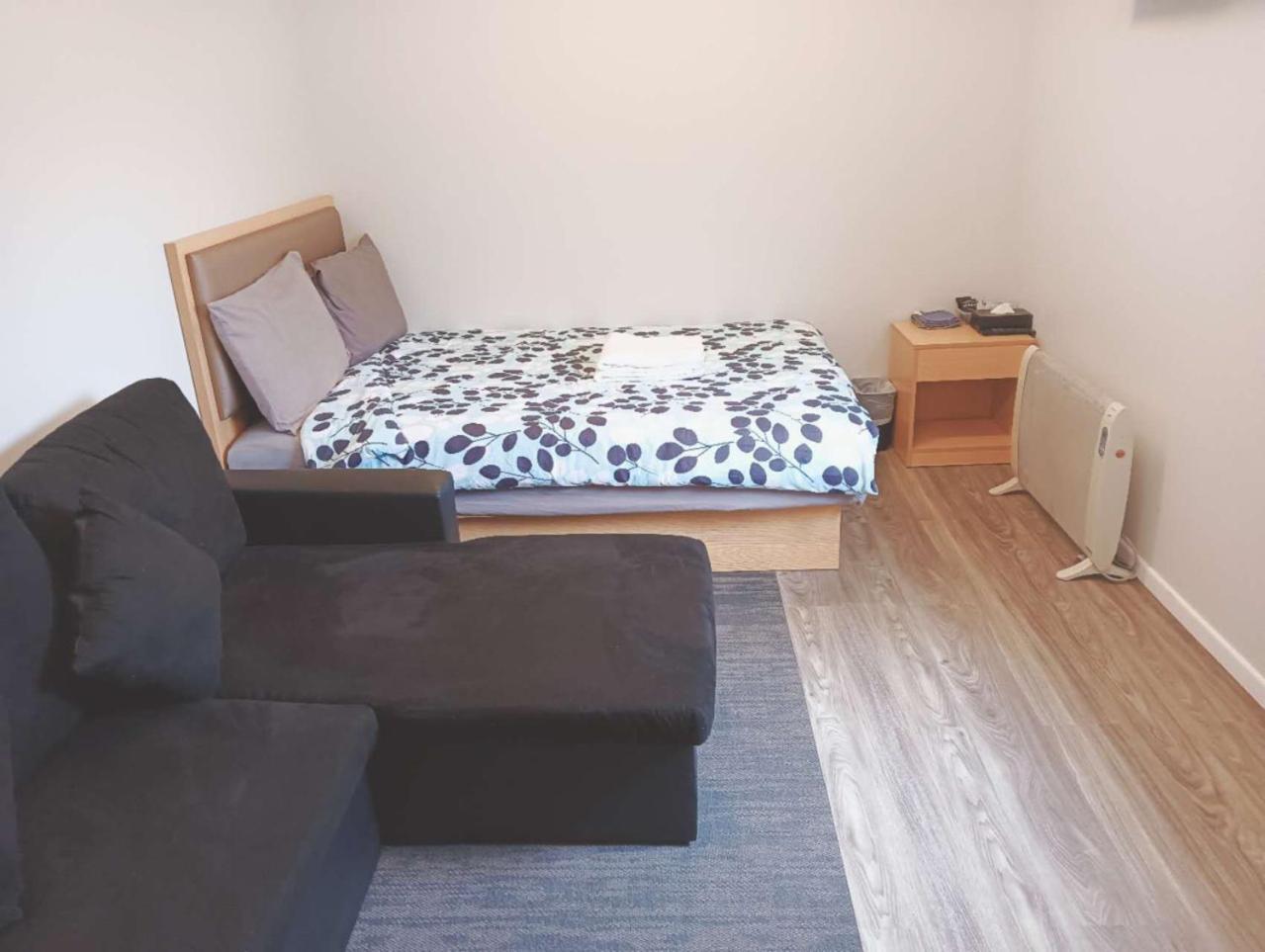 2 Beds Including 1 Sofa Bed Serviced B *