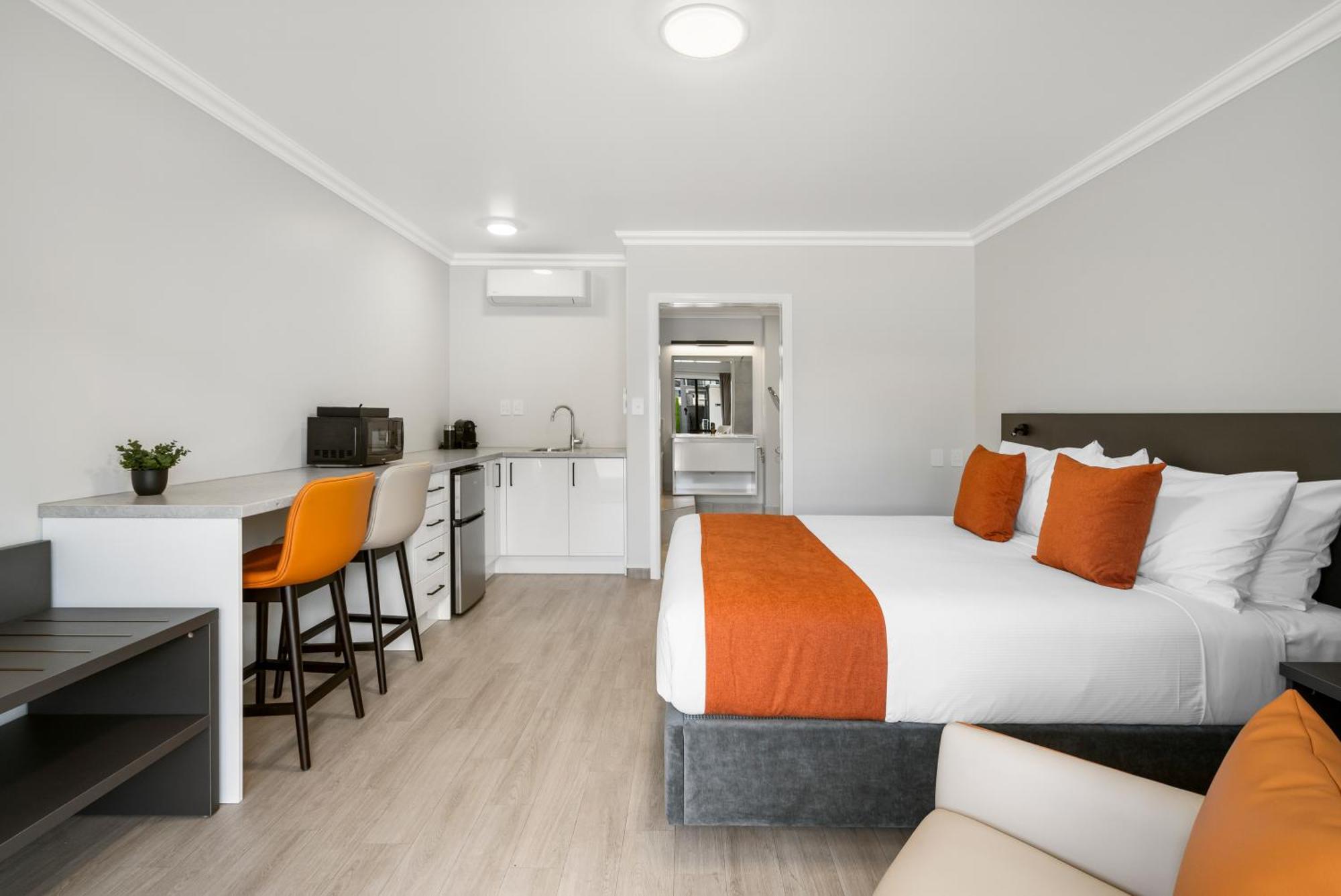 284 - Refurbished Modern Rotorua