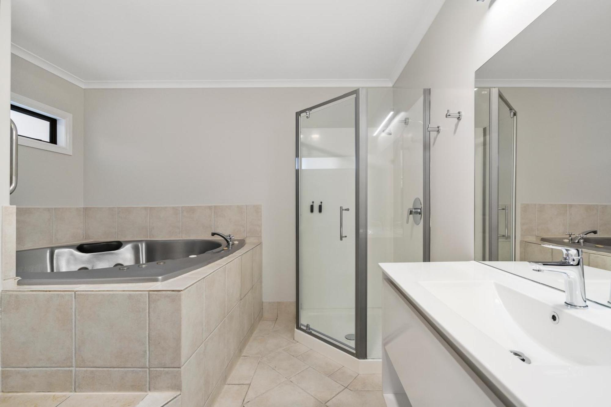 284 - Refurbished Modern Motel
