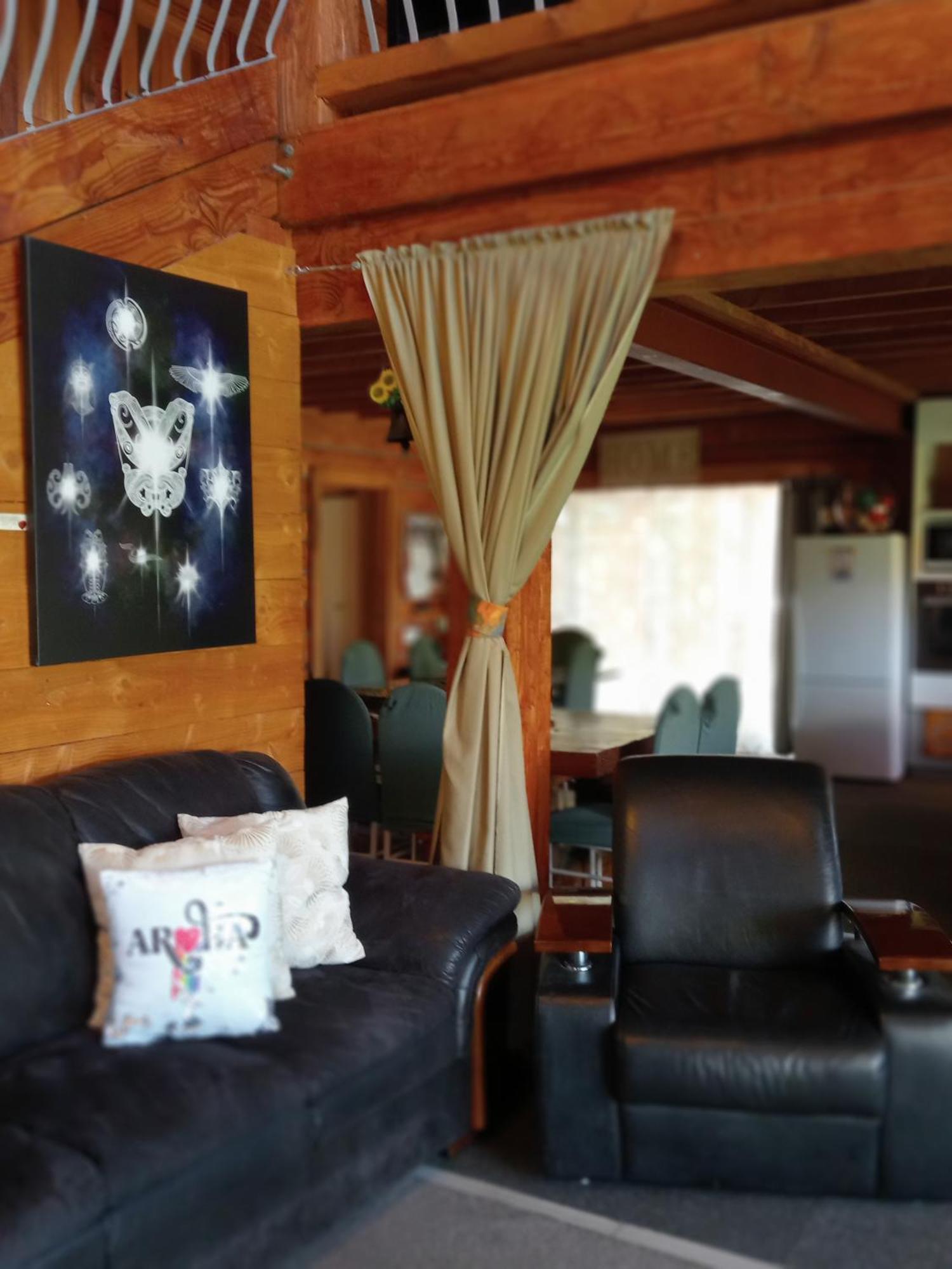 Hot Log Fire Up To 16 Guests Rotorua