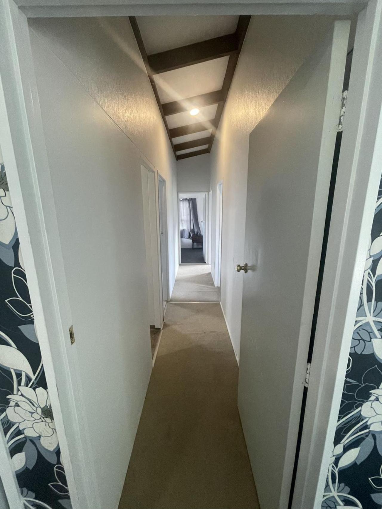 3 Bedroom Serviced House A, 9 Steeles Lane Holiday home *