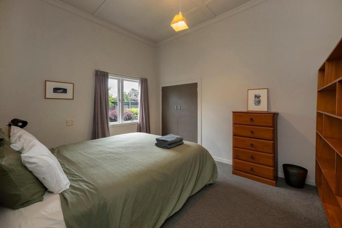 Lounge To Holiday home *