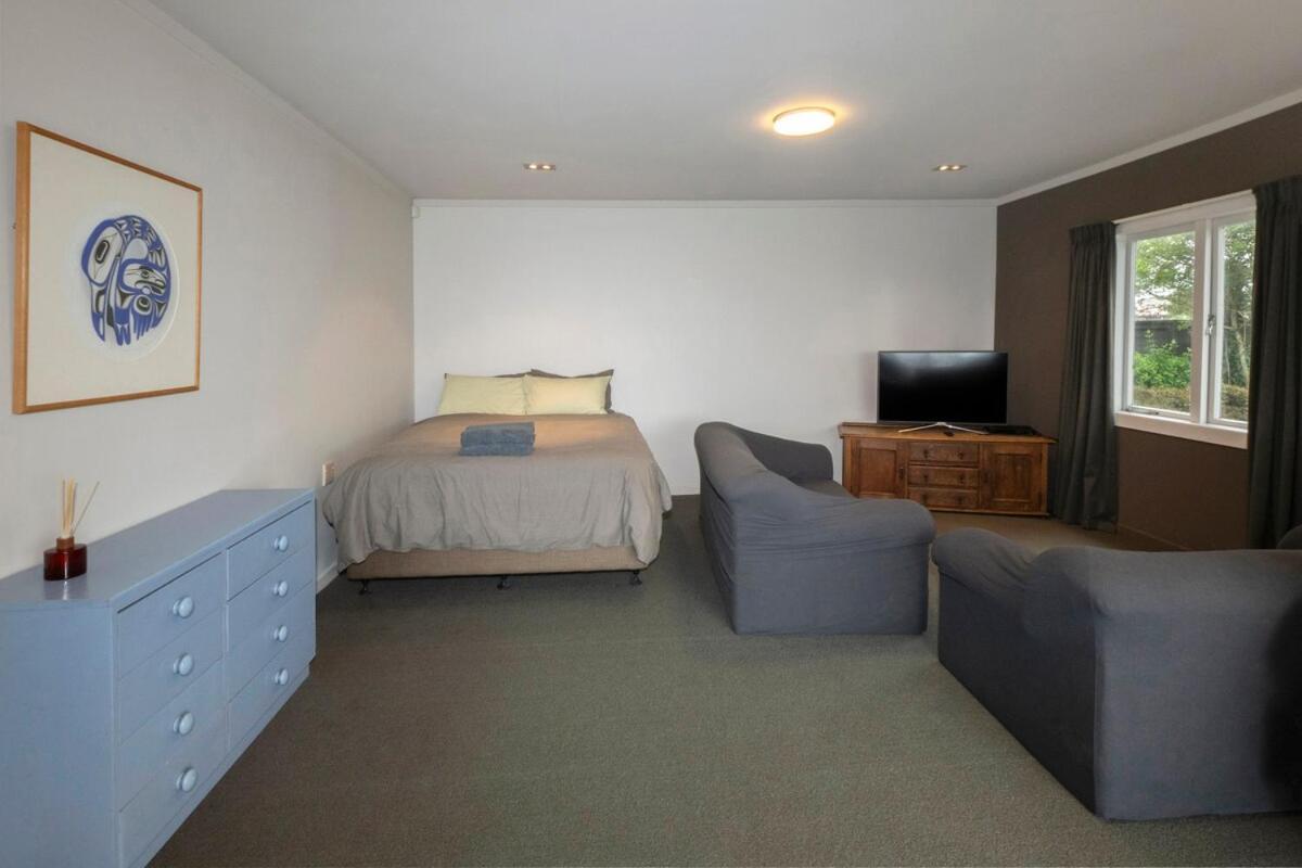 Lounge To Holiday home
