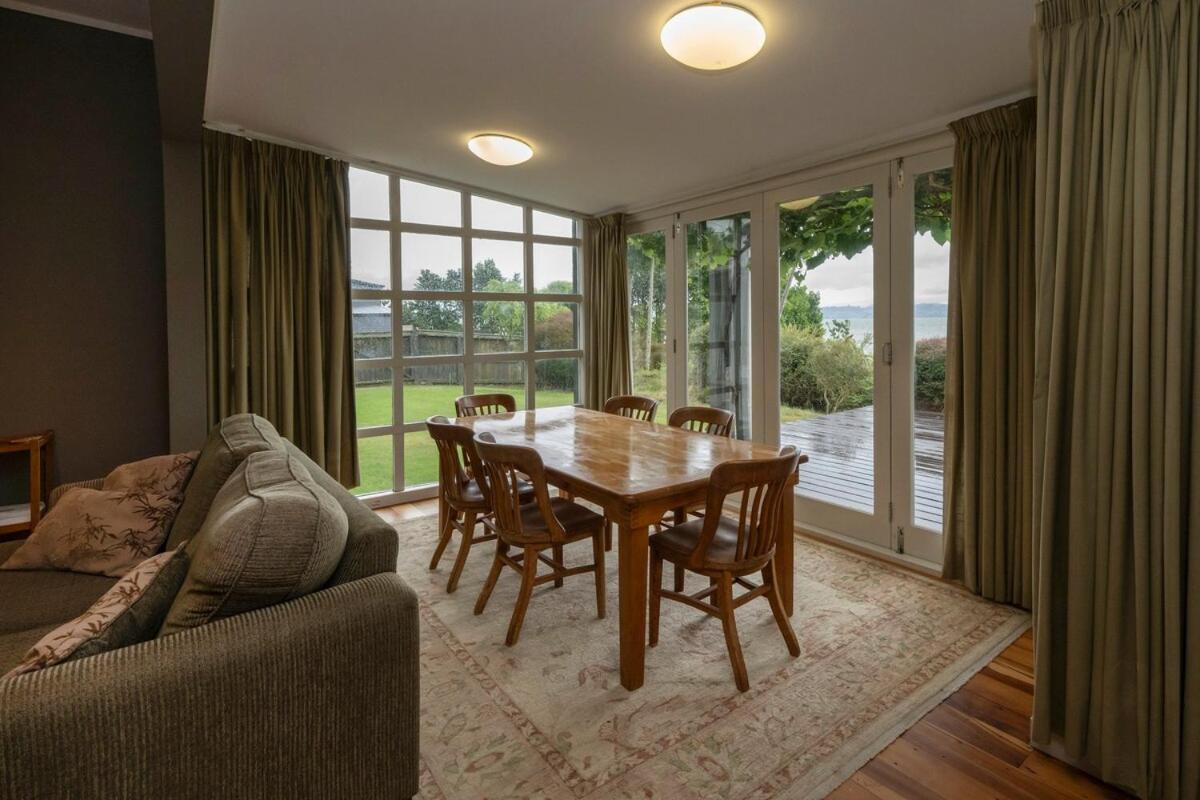 Lounge To Holiday home *