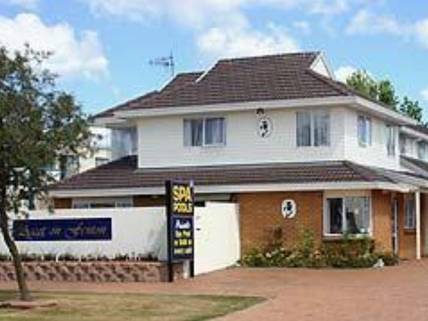 Ascot On Fenton Motel 4*