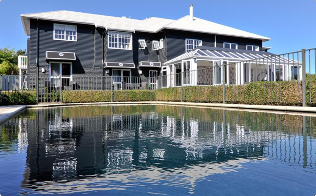 Hotel Black Swan Lakeside Boutique 5*