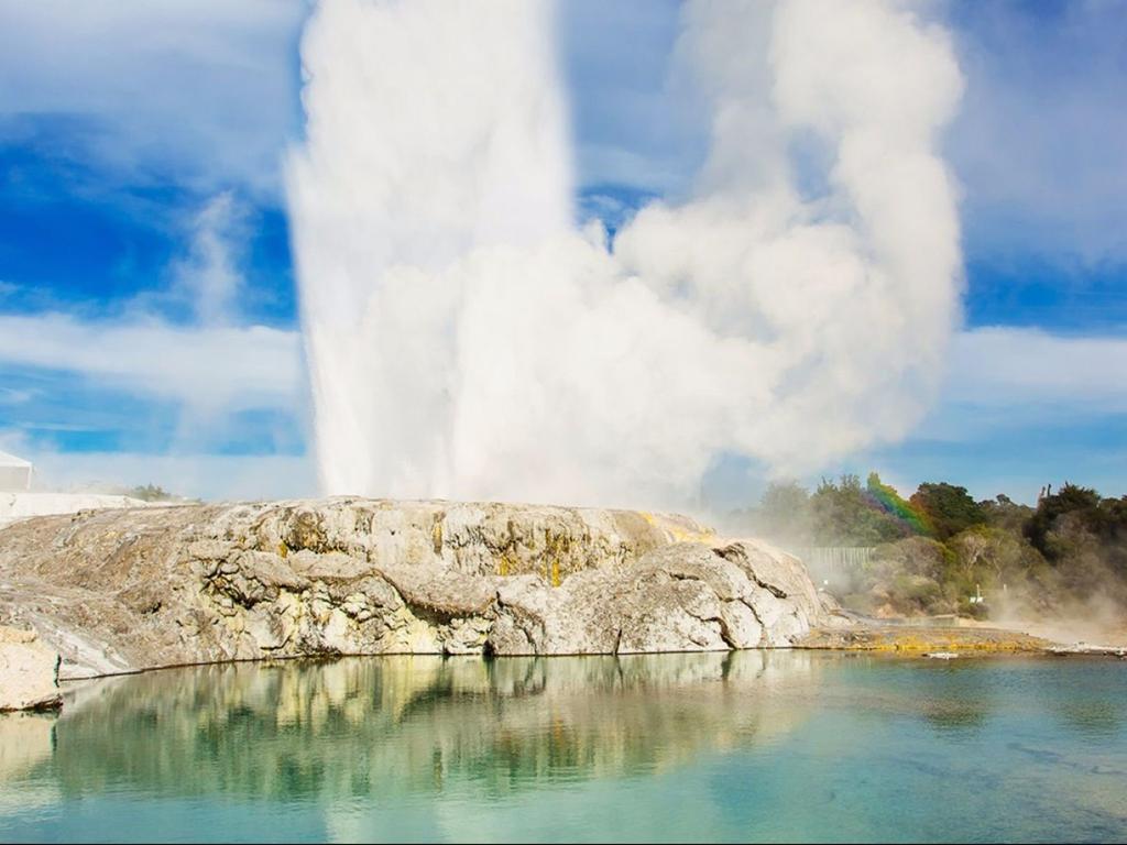 Pohutu 3* Rotorua