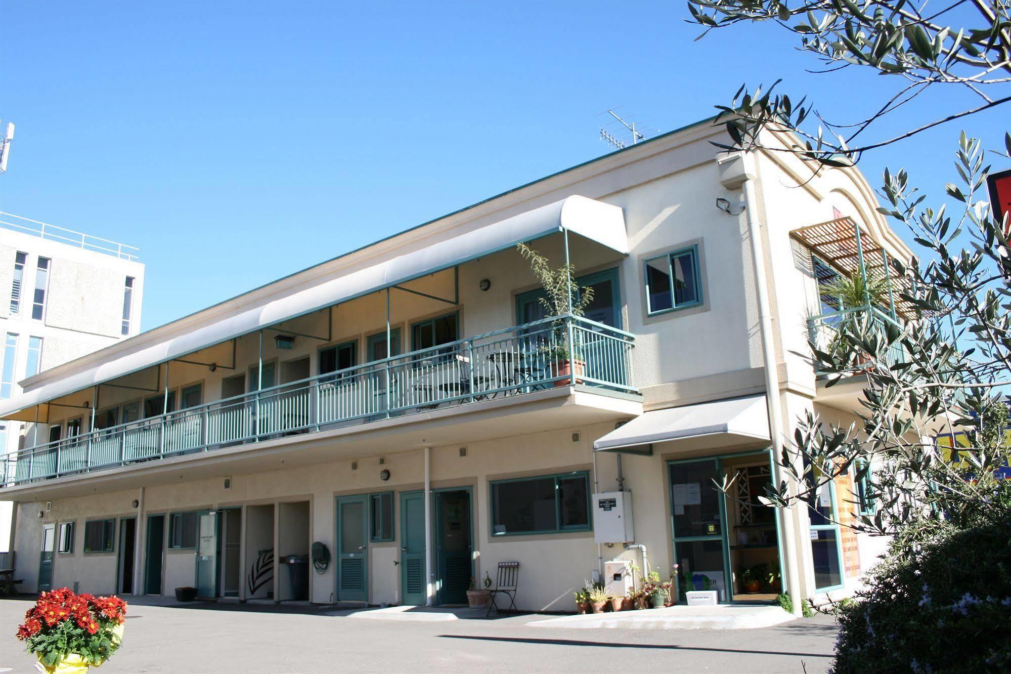 Motel Astray