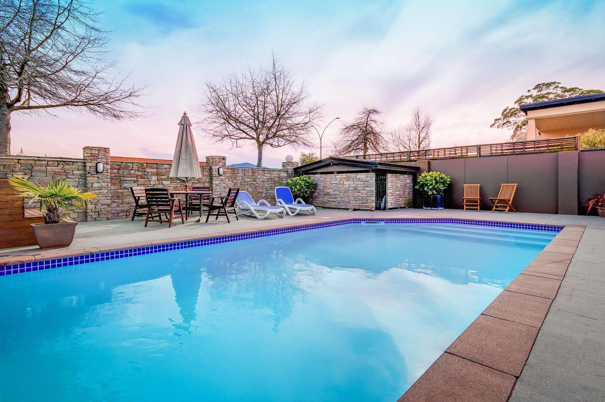 284 - Refurbished Modern Motel