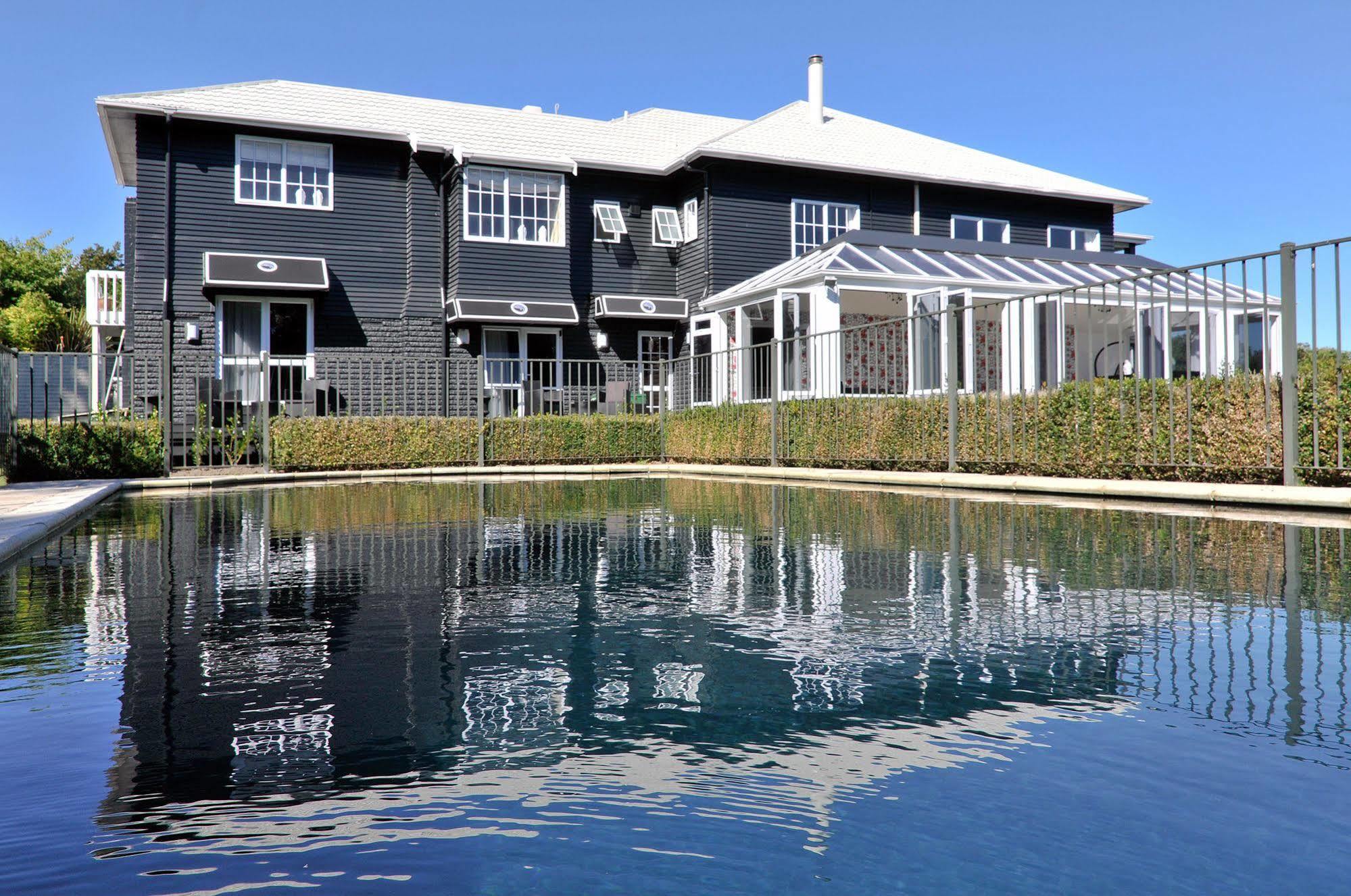 Black Swan Lakeside Boutique Rotorua